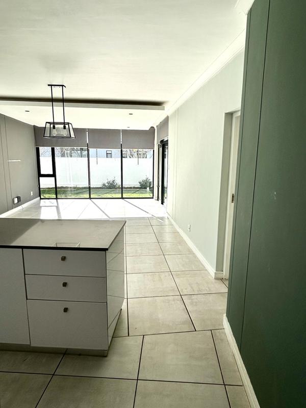 To Let 3 Bedroom Property for Rent in Somerset West Western Cape